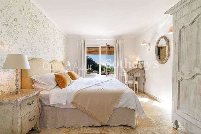 Image No.12-5 Bed House for sale