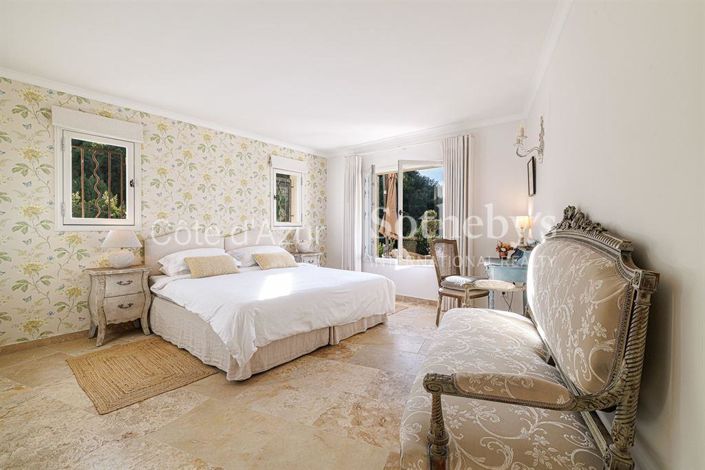 Image No.14-5 Bed House for sale