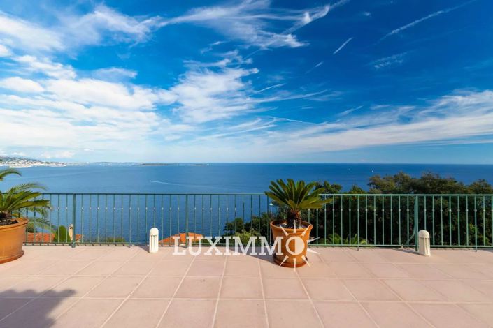 Image No.1-6 Bed House for sale