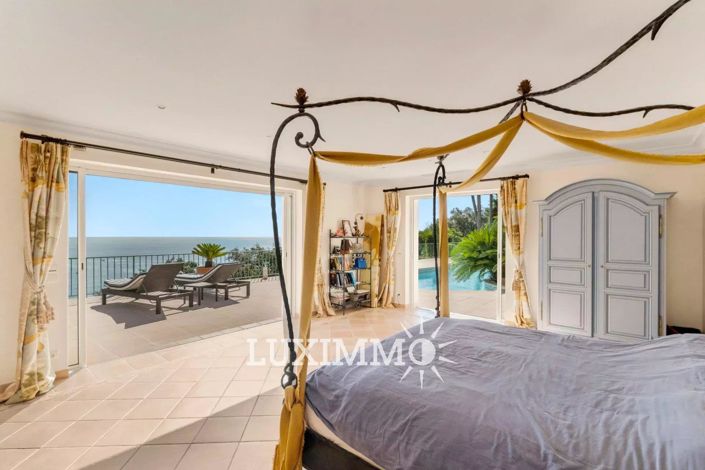 Image No.9-6 Bed House for sale