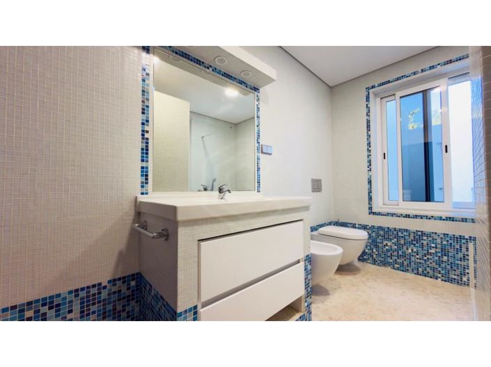 Image No.11-6 Bed House for sale