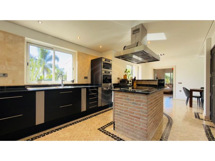 Image No.2-6 Bed House for sale