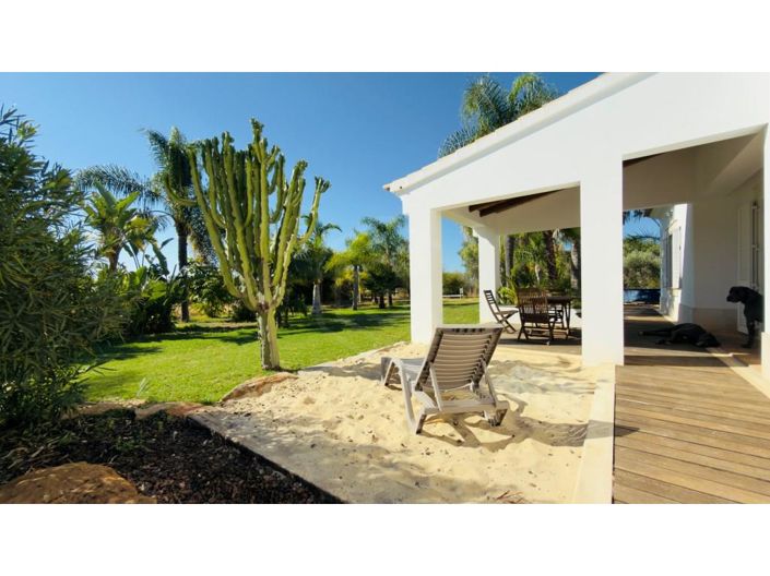 Image No.24-6 Bed House for sale