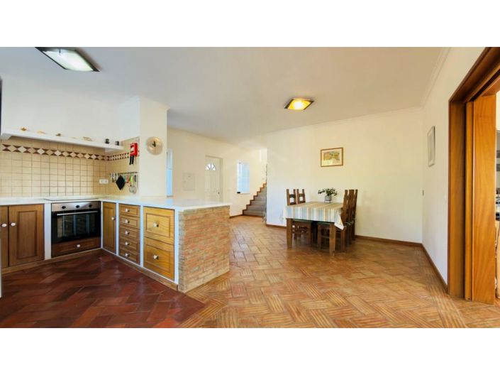 Image No.28-6 Bed House for sale