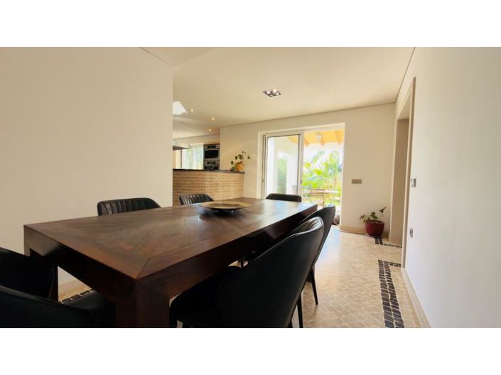 Image No.9-6 Bed House for sale