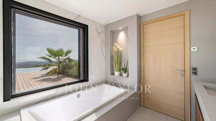 Image No.12-6 Bed House for sale