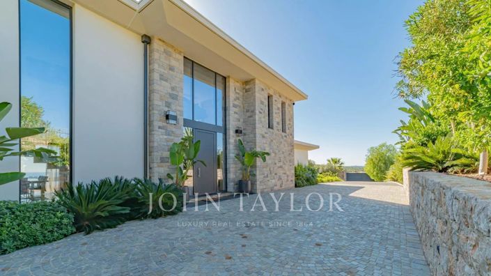 Image No.21-6 Bed House for sale