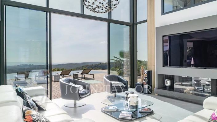 Image No.6-6 Bed House for sale