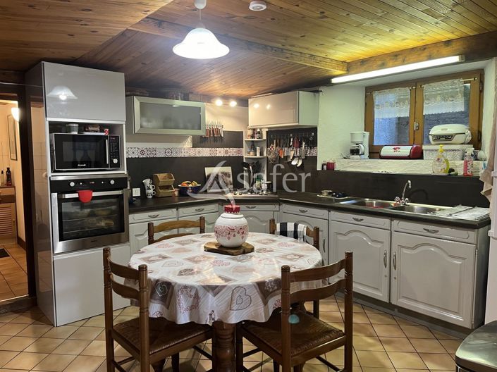 Image No.8-2 Bed House for sale