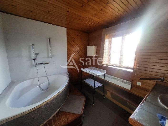Image No.19-3 Bed House for sale