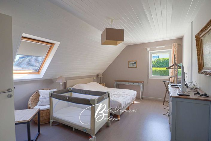 Image No.17-5 Bed House for sale