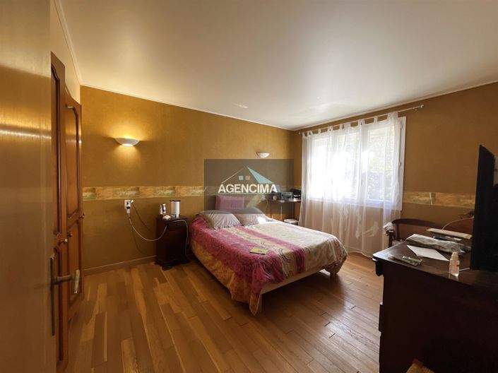 Image No.4-3 Bed House for sale