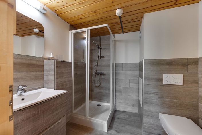 Image No.7-13 Bed House for sale