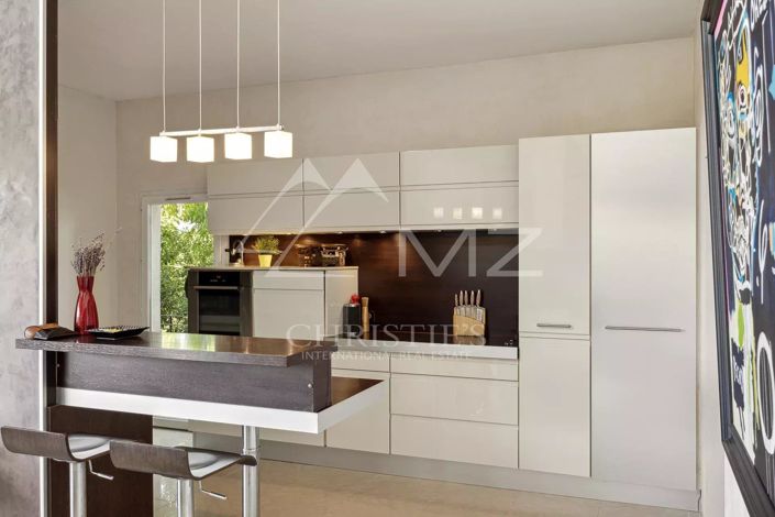 Image No.6-4 Bed House for sale