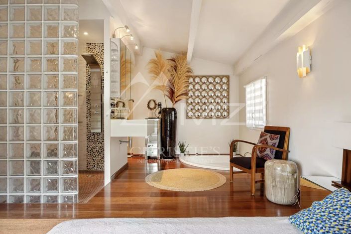 Image No.8-4 Bed House for sale