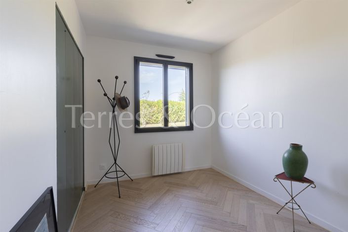 Image No.14-3 Bed House for sale