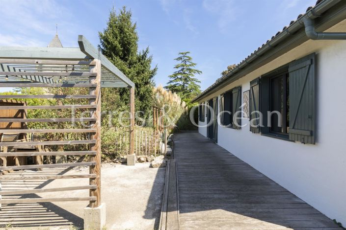 Image No.19-3 Bed House for sale