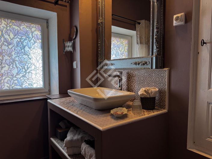 Image No.21-9 Bed House for sale