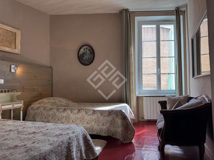 Image No.32-9 Bed House for sale