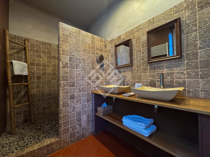 Image No.36-9 Bed House for sale