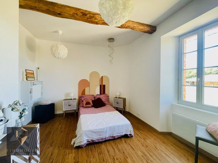 Image No.10-5 Bed House for sale