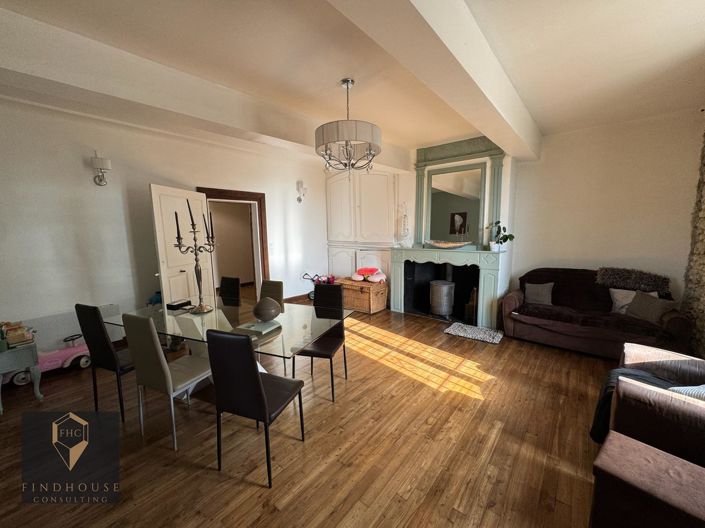 Image No.6-5 Bed House for sale