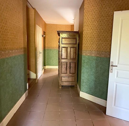 Image No.11-6 Bed House for sale