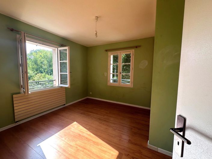 Image No.12-6 Bed House for sale