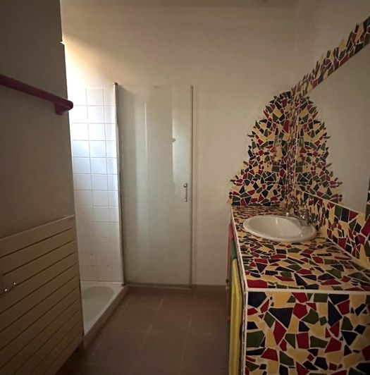 Image No.18-6 Bed House for sale