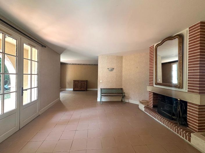 Image No.4-6 Bed House for sale