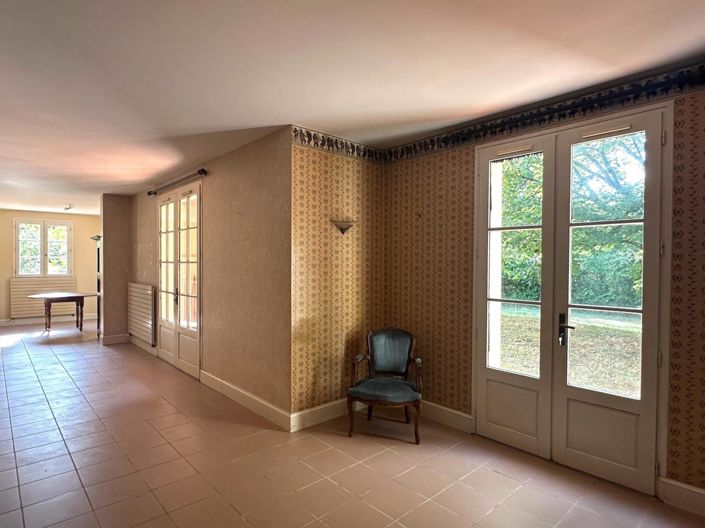 Image No.5-6 Bed House for sale