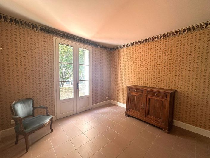 Image No.6-6 Bed House for sale