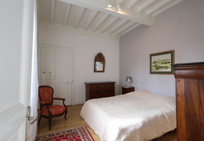 Image No.15-6 Bed Property for sale