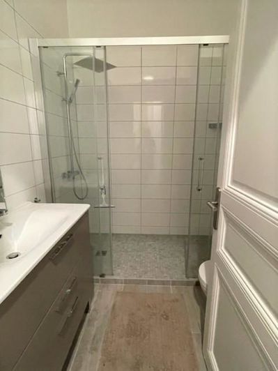 Image No.17-6 Bed Property for sale