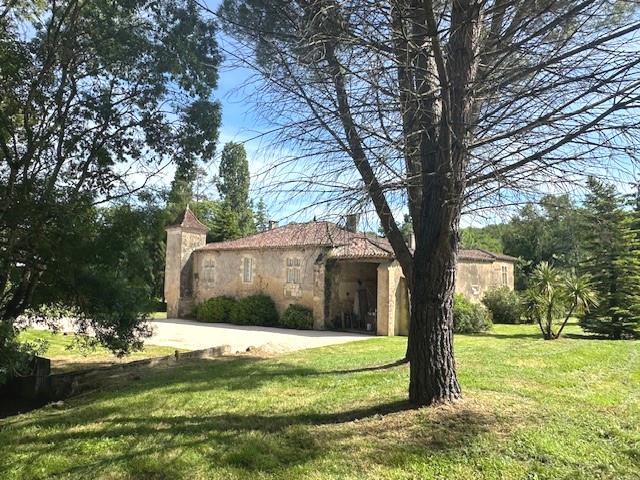 Image No.4-6 Bed Property for sale