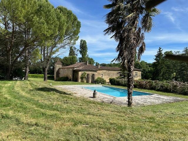 Image No.5-6 Bed Property for sale