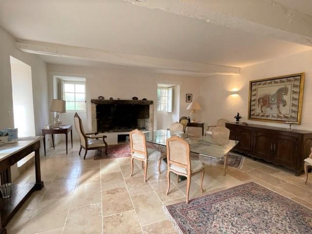 Image No.8-6 Bed Property for sale