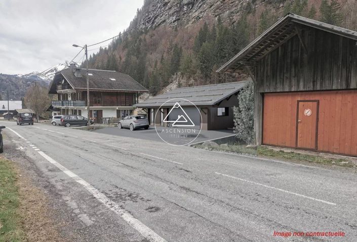 Image No.8-5 Bed House for sale