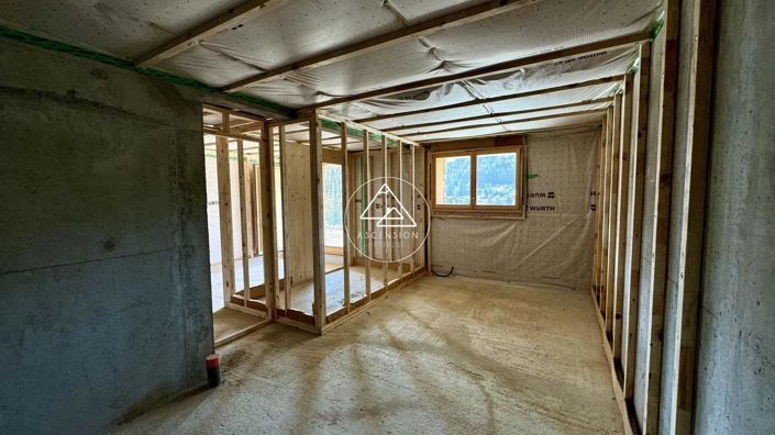 Image No.20-5 Bed House for sale