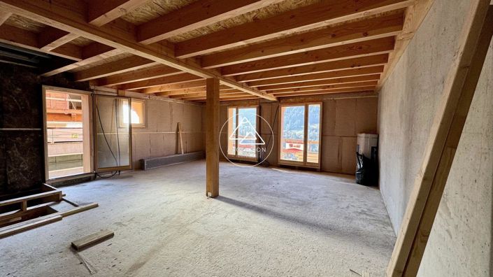 Image No.9-5 Bed House for sale