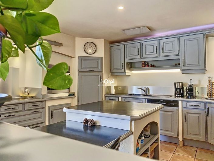 Image No.9-4 Bed House for sale