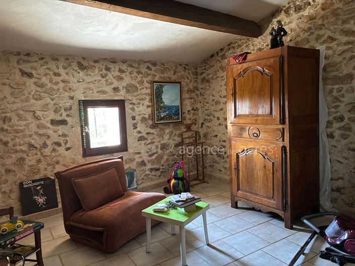 Image No.9-2 Bed House for sale