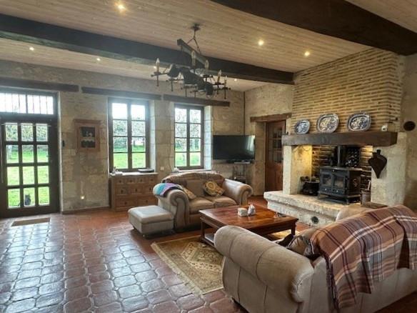 Image No.6-4 Bed House for sale