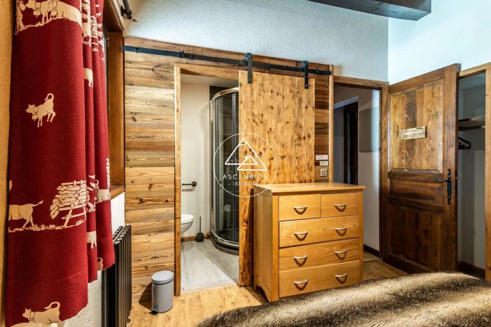 Image No.29-13 Bed House for sale