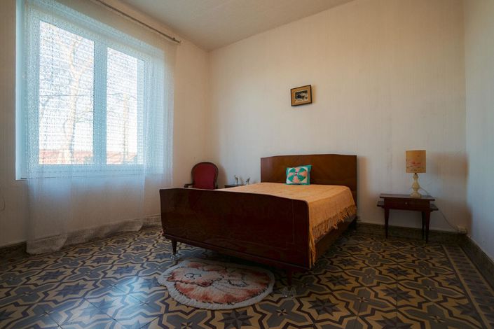 Image No.12-4 Bed House for sale