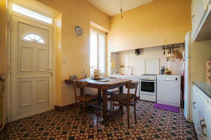 Image No.9-4 Bed House for sale