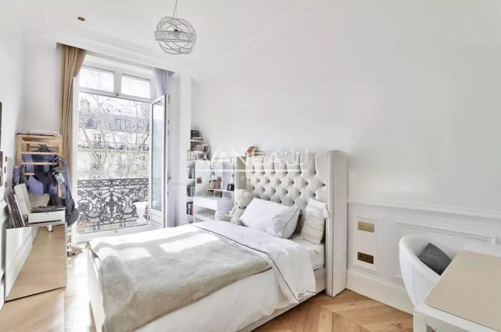 Image No.9-3 Bed Apartment for sale