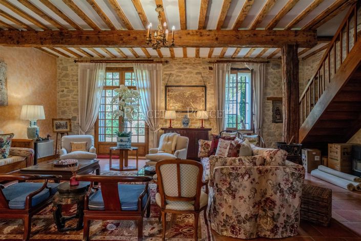 Image No.10-9 Bed House for sale