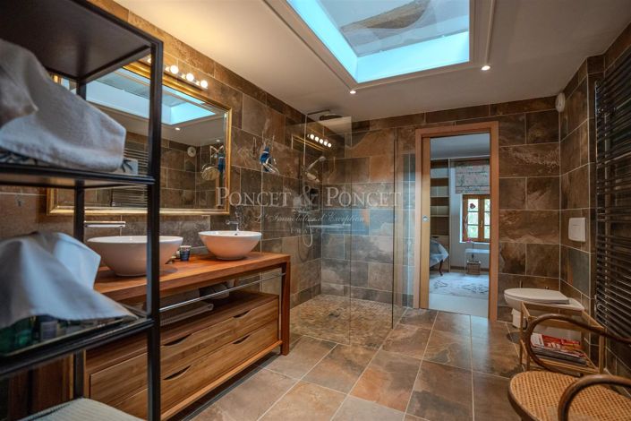 Image No.20-9 Bed House for sale