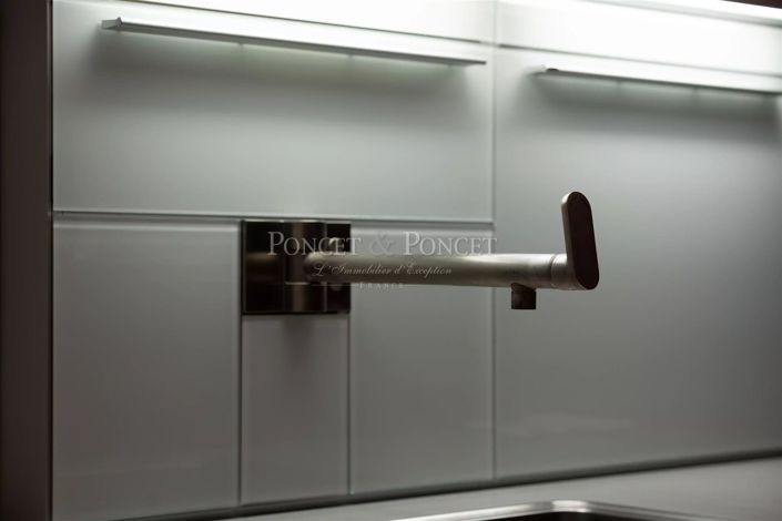 Image No.30-6 Bed House for sale